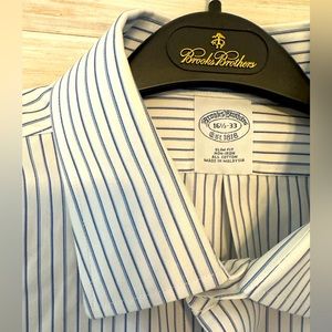 Brooks Brothers Wrinkle-Free Dress Shirt - Medium 16.5 x 33 Medium, Blue / White